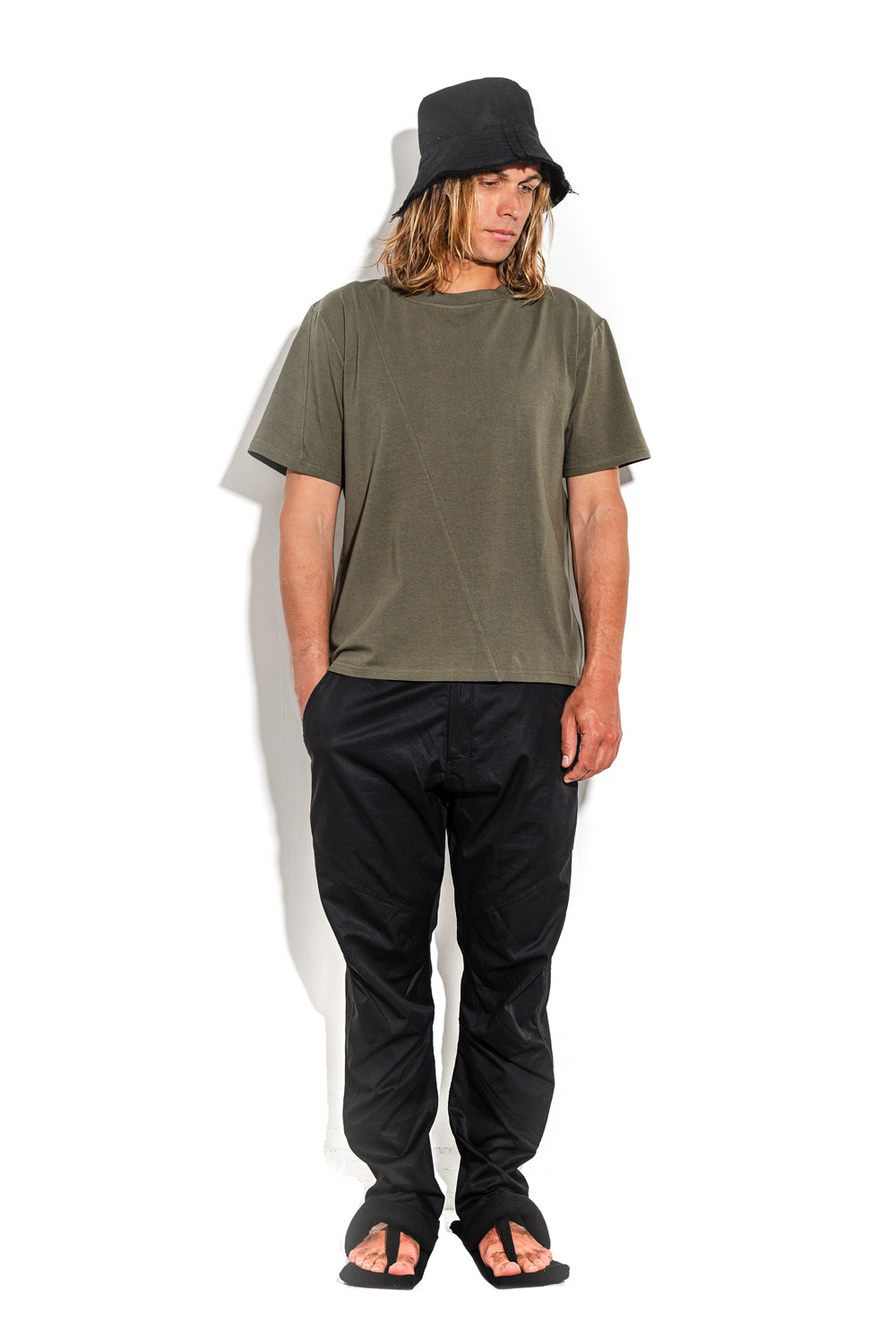 Khaki T-shirt with a geometric seam