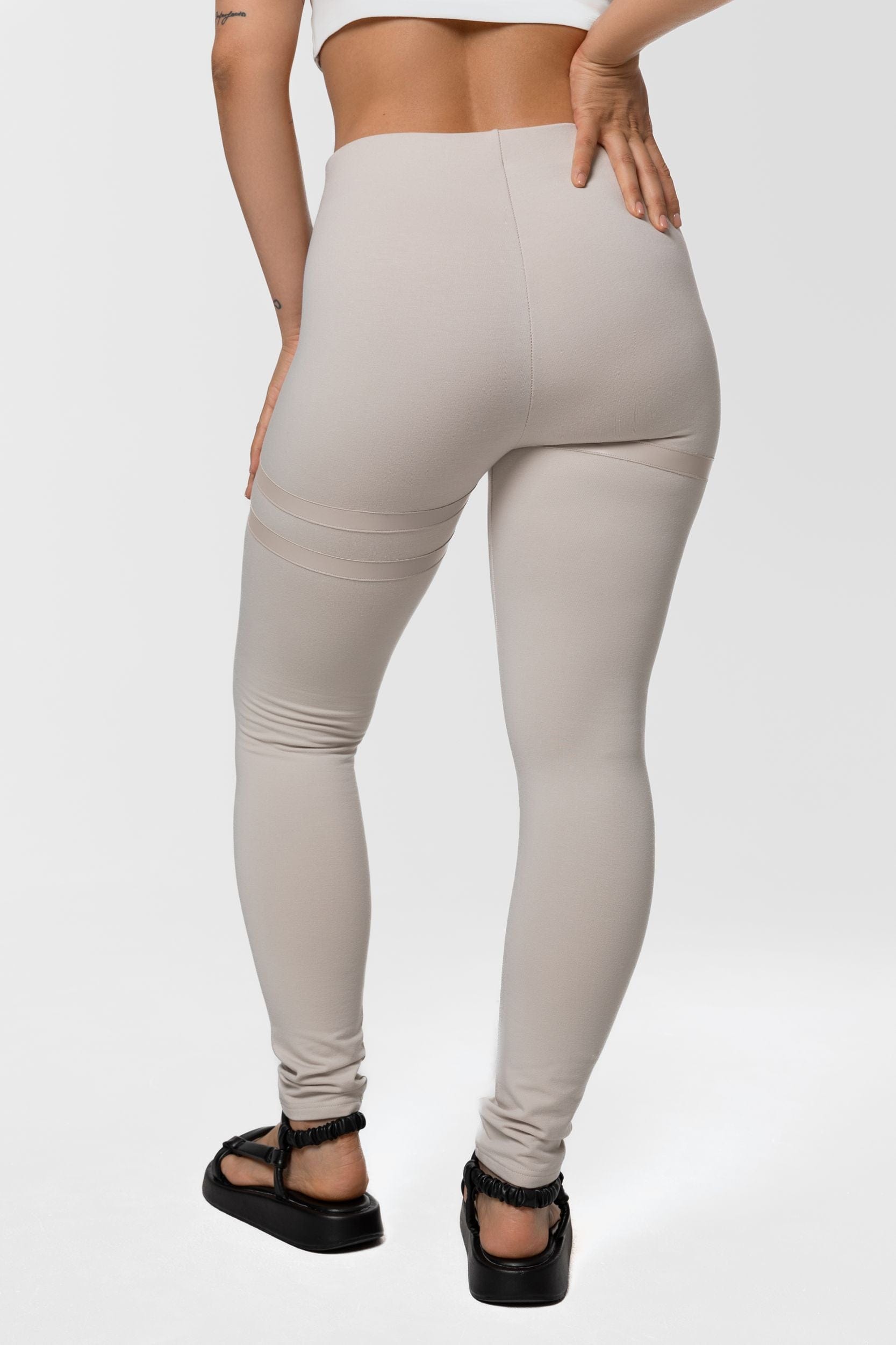 MDNT45 Garter leggings