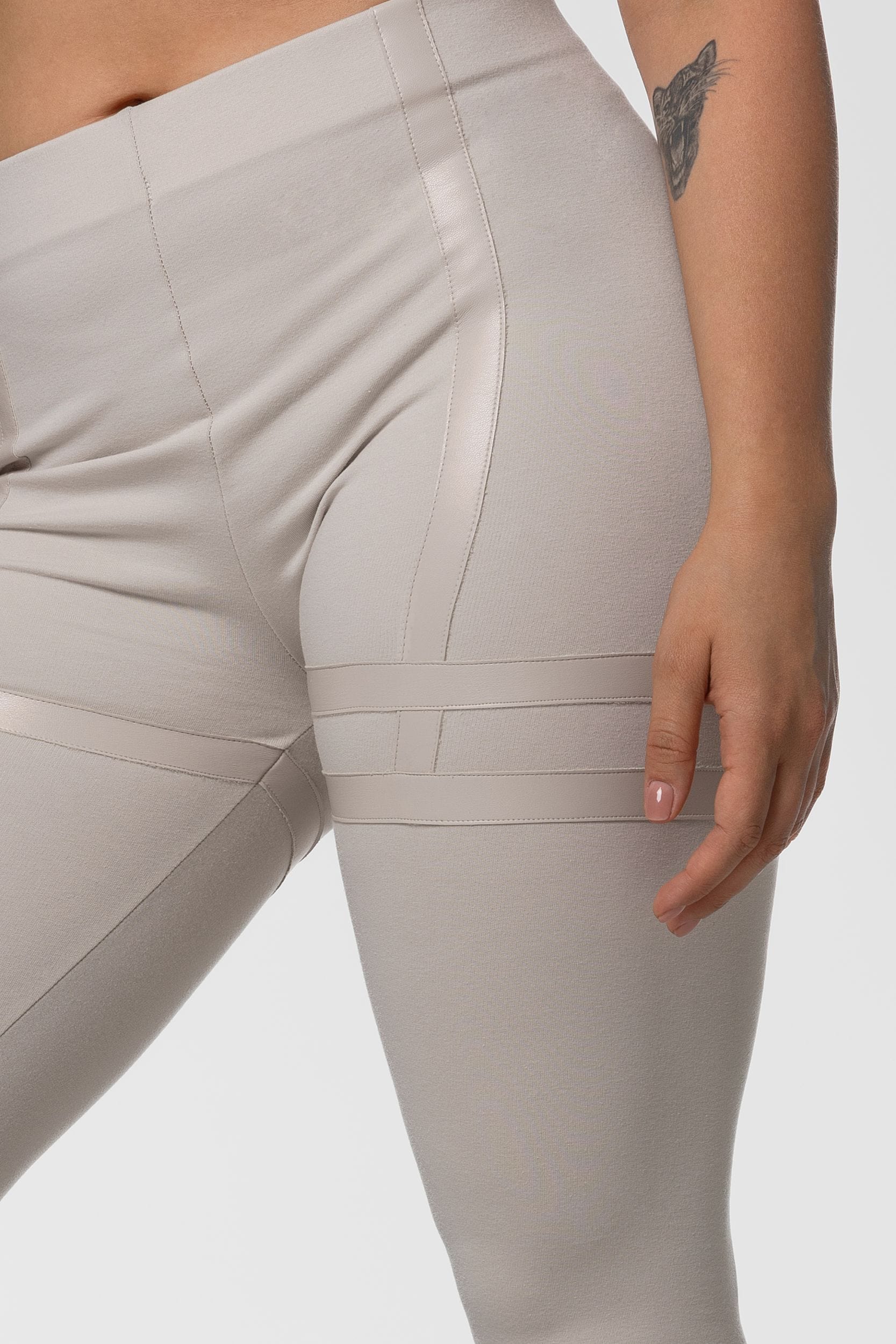MDNT45 Garter leggings