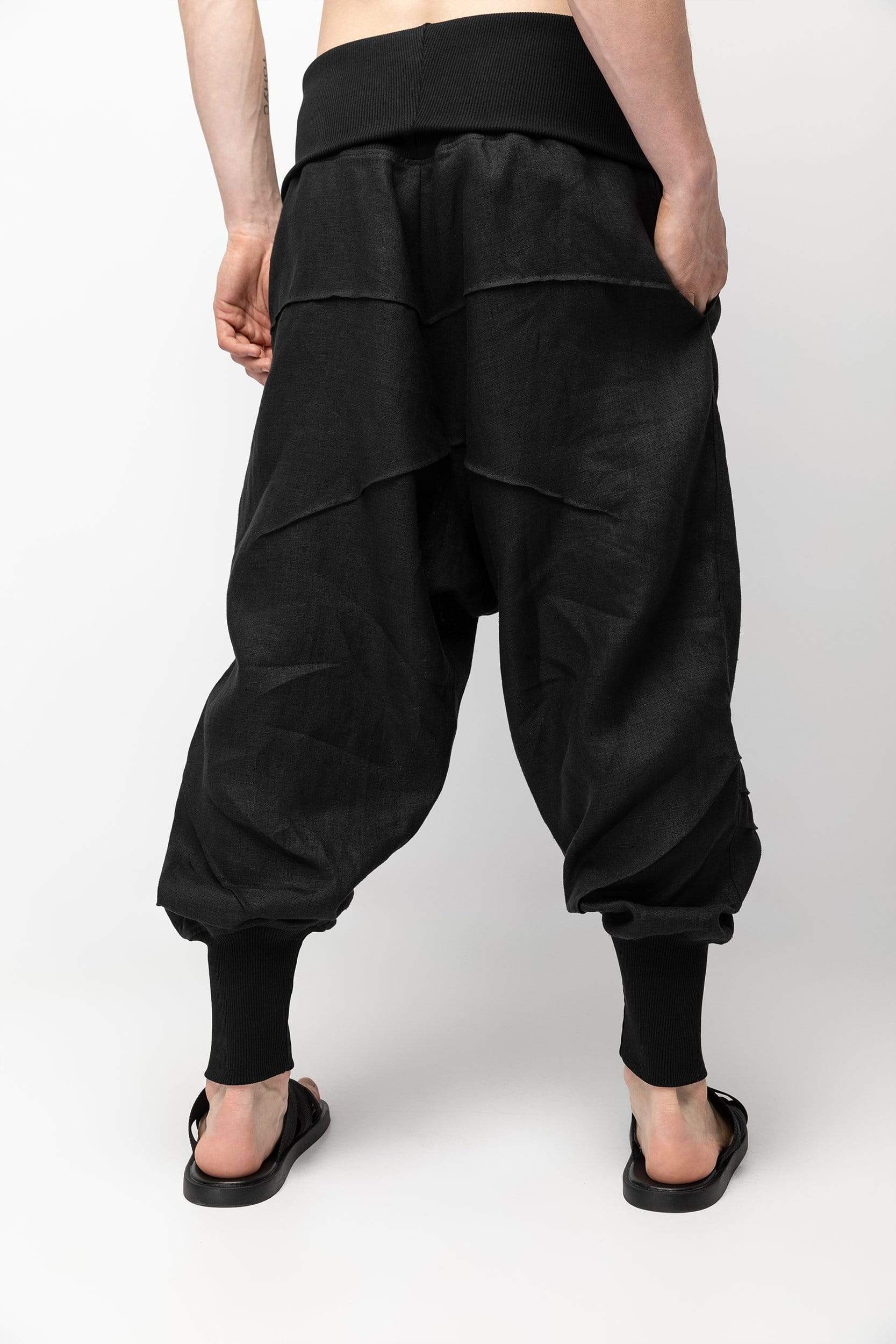 MDNT45 Supesu Pants Black