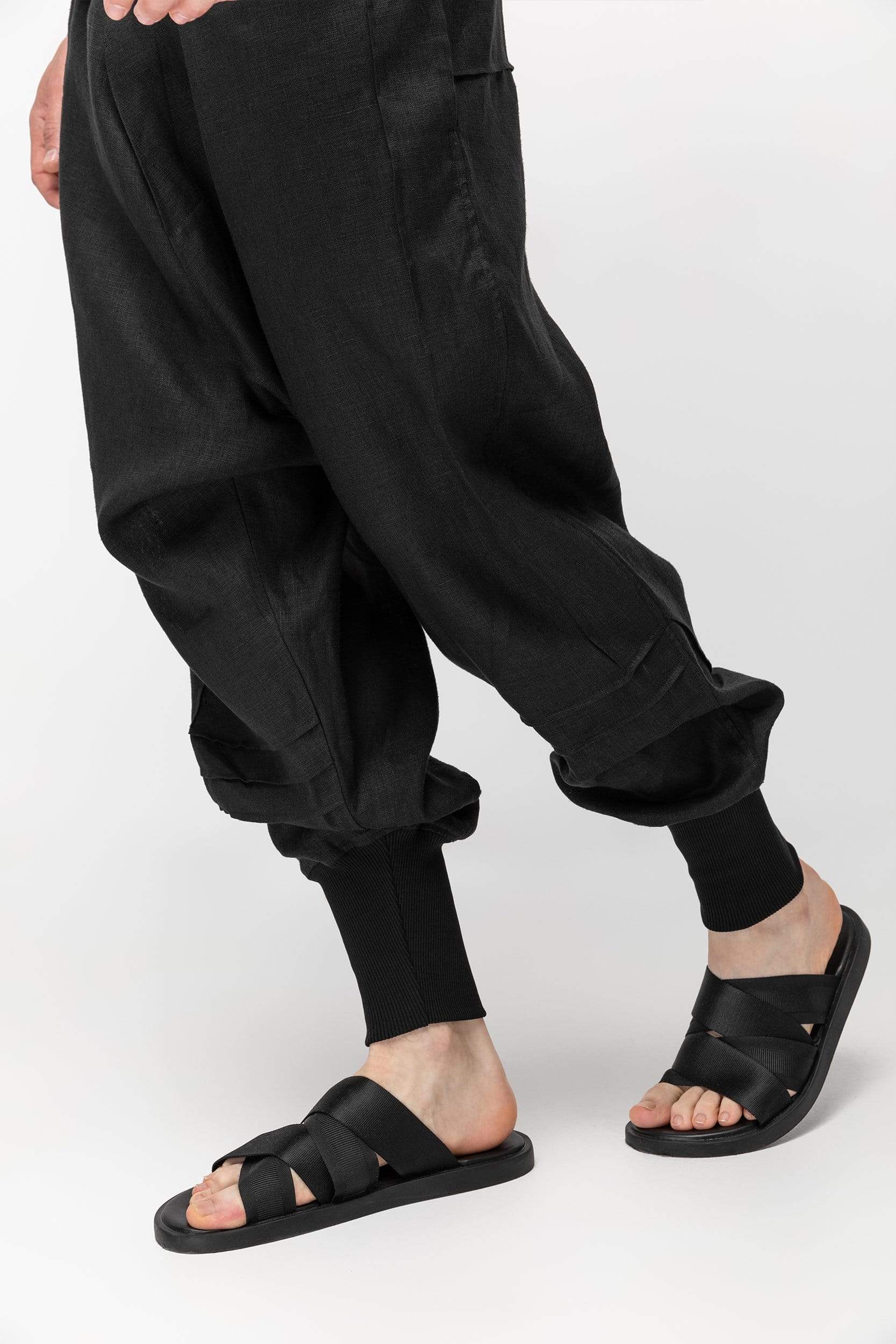 MDNT45 Supesu Pants Black