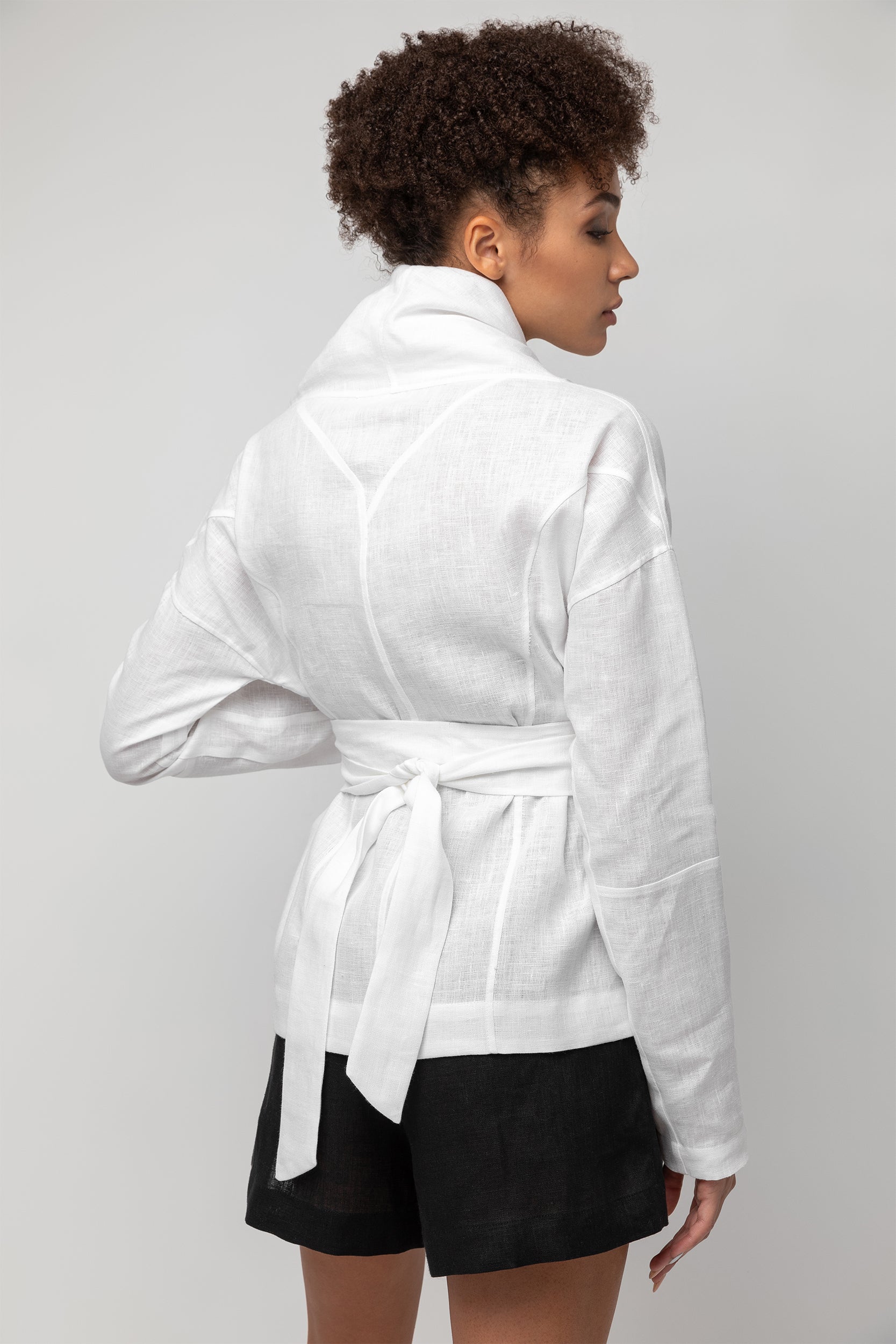 Tsubomi Cape White