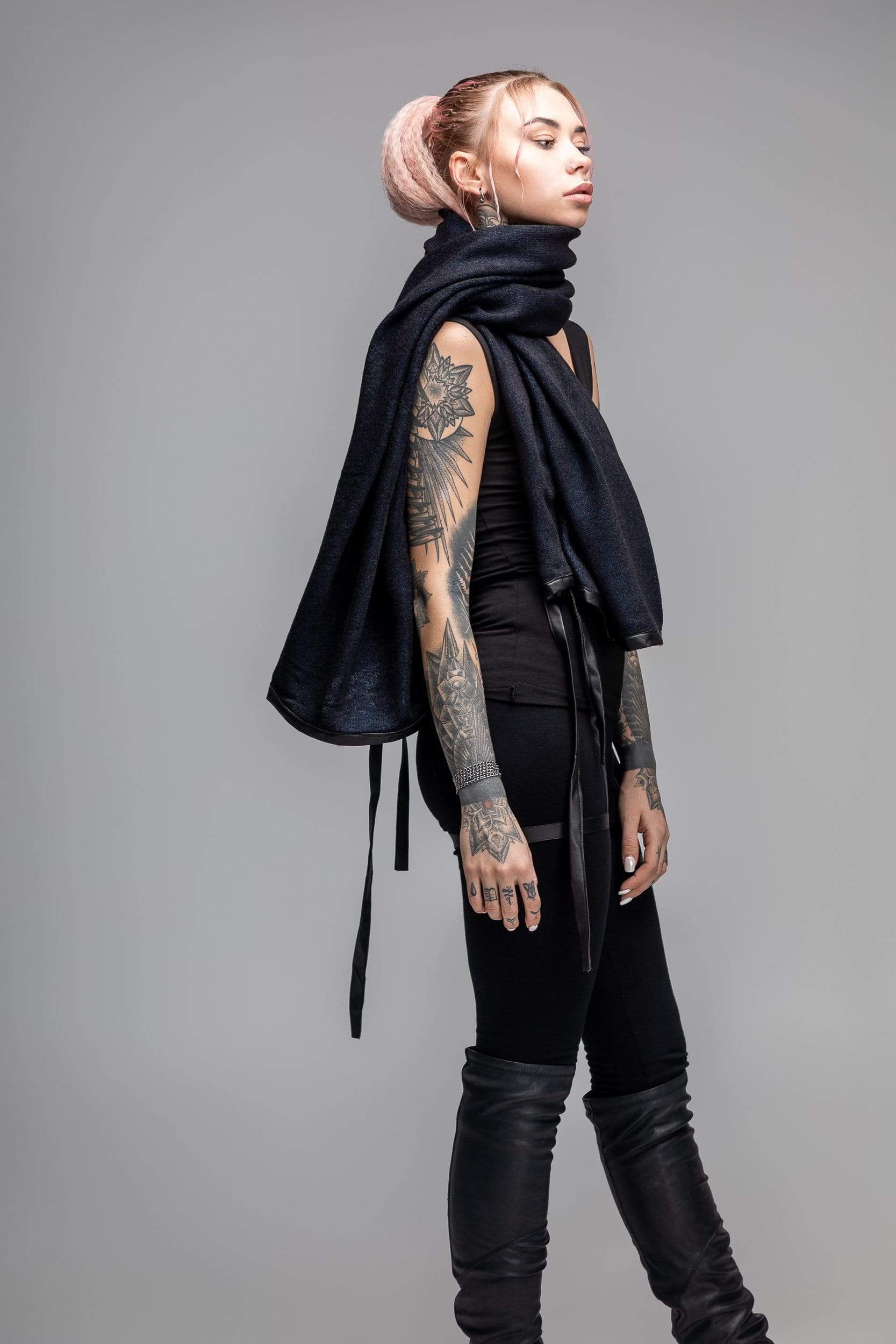 MDNT45 Scarfs & Snoods Black wool scarf with leather trim